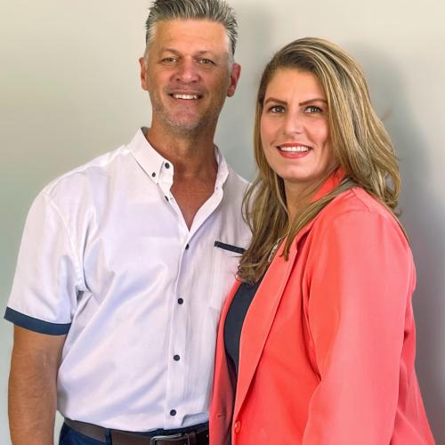 Monique & Riel photo