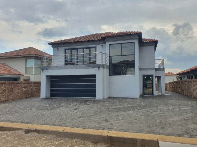  1732  Persimmon Street, Parkrand, Boksburg 