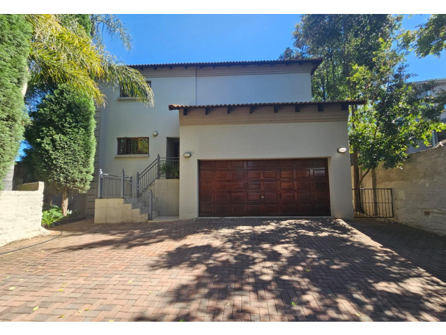 3b  Mooney Crescent, Highveld,  Centurion