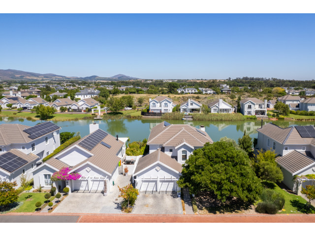  840  Val de Vie Estate , Val de Vie, Paarl 