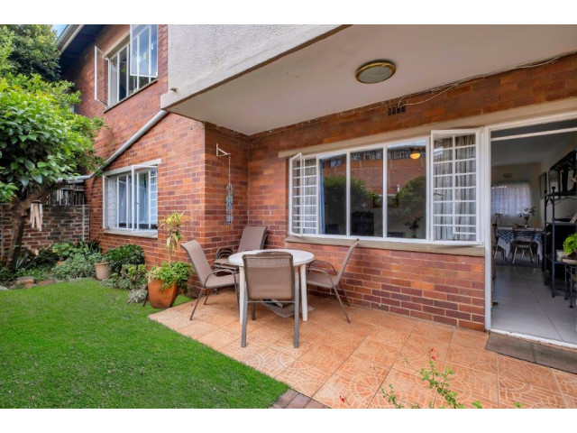  5 Corlin Court 6th Street, Linden,  Johannesburg 