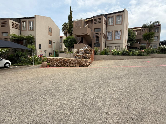  77 Chelsea Mews ferdinand Street , Suideroord,  Johannesburg 