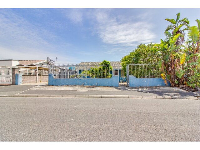  32  Rajah, Parow Central, Parow 