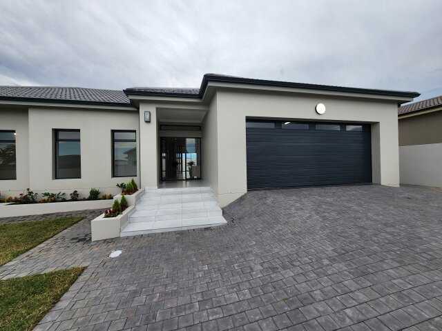  13  Mustard Street, Fountains Estate, Jeffreys Bay 