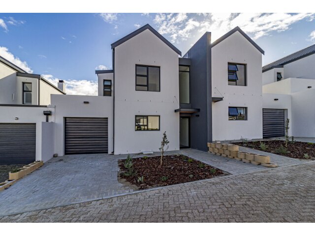  7  Cygnus Avenue, Dennegeur, Somerset West 