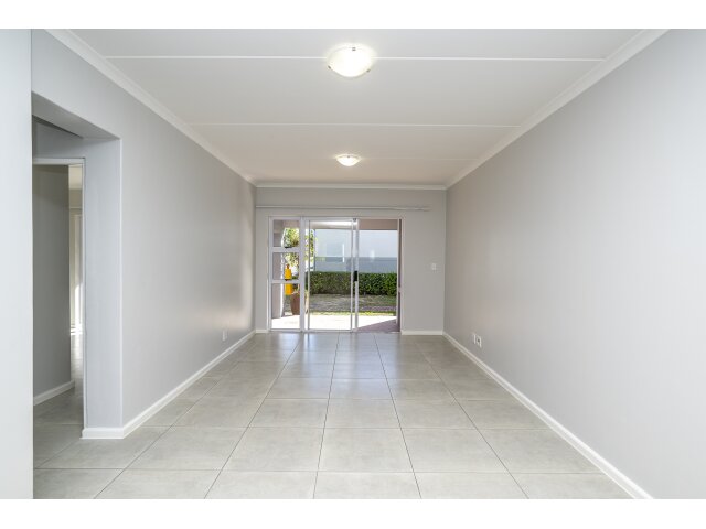  14 Vredekloof Square Welgelgee, Vredekloof, Brackenfell 