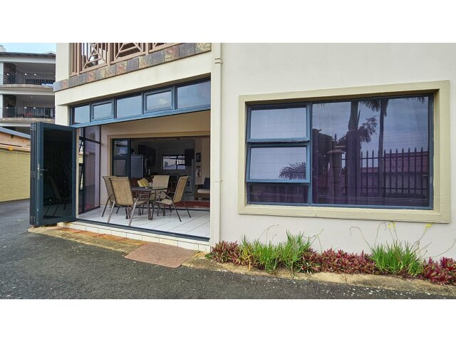  1 Topanga Colin street, Uvongo, Margate 