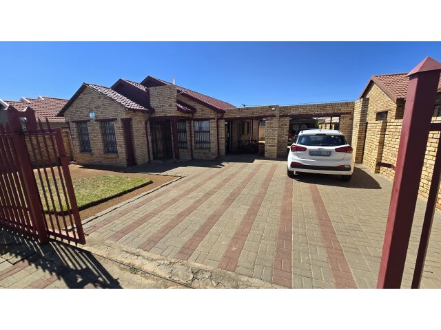  Property sold in Mandela View 