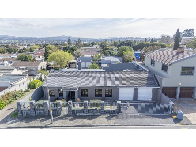  100  Jacaranda Street, Protea Heights, Brackenfell 