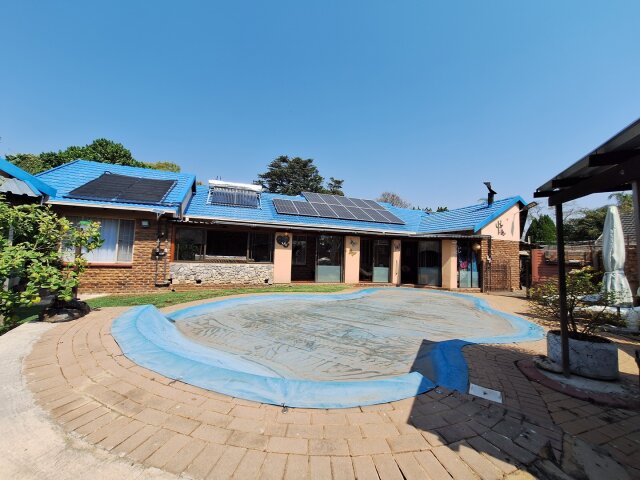  22  Valk Street, Rooihuiskraal,  Centurion 