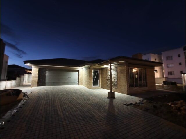  10  Dik-Dik Crescent, Reebok, Groot Brakrivier 