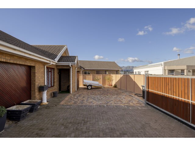  7  Uitspan Close, Gordons Bay, Gordons Bay 