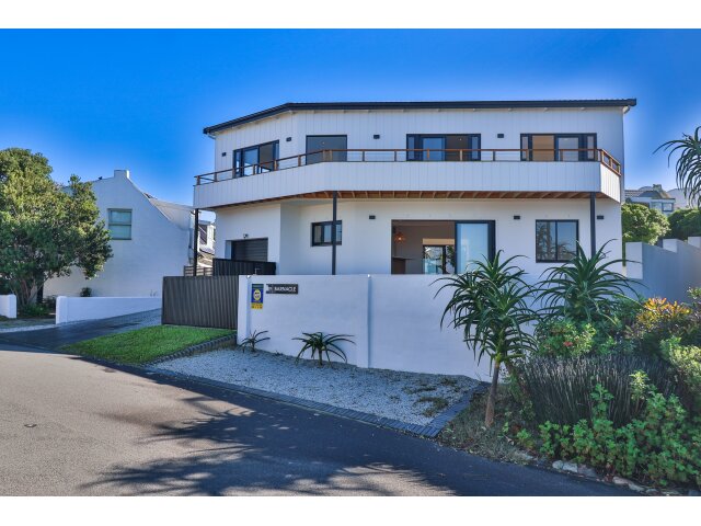  5  Barnacle Close, Vermont, Hermanus 