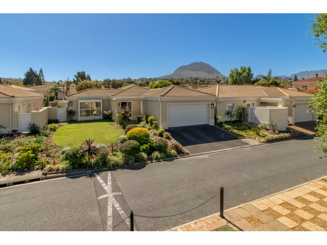  2  Bayside Villas Street, Somerset Ridge, Somerset West 