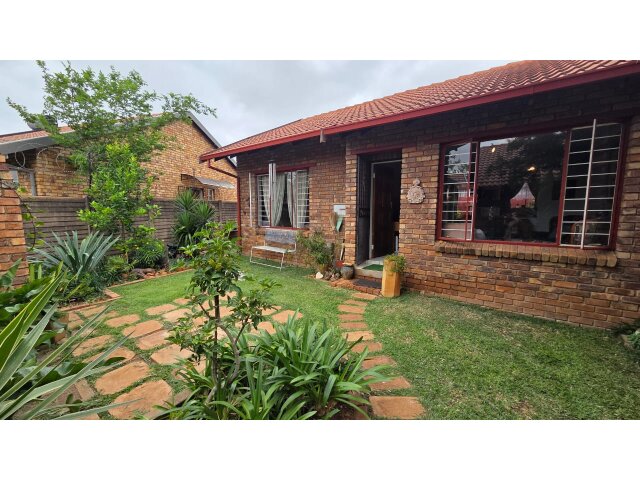  4 Lancelot Reddersburg Street, Rooihuiskraal North,  Centurion 