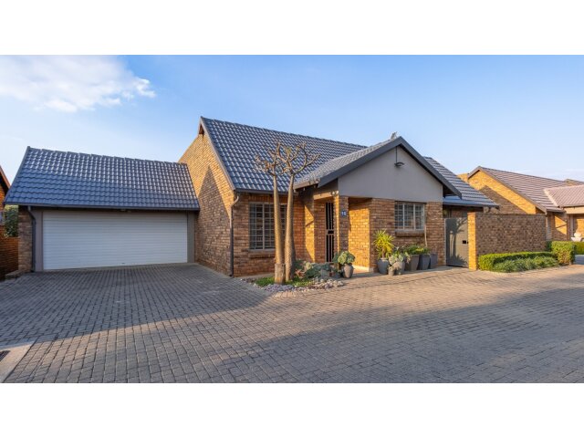 <!--[if BLOCK]><![endif]--> 16 Bateleur Estate Barn Owl Street, Rooihuiskraal North,  Centurion <!--[if ENDBLOCK]><![endif]-->