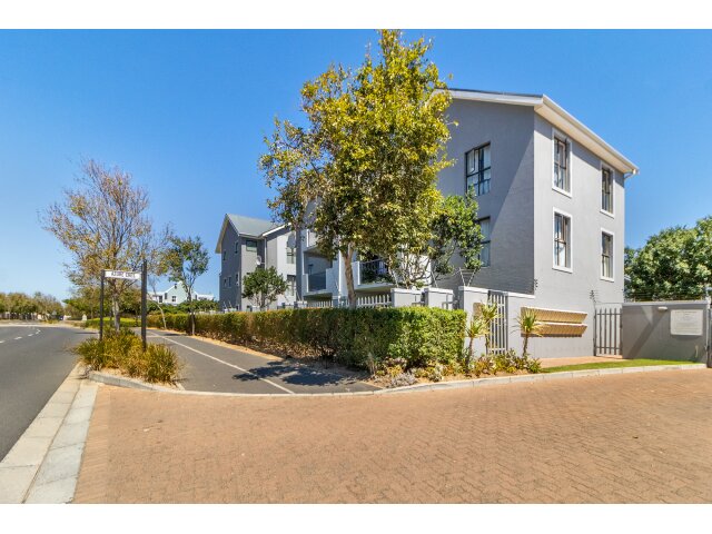 <!--[if BLOCK]><![endif]--> 8 La Provence Viridian Street, Burgundy Estate, Milnerton <!--[if ENDBLOCK]><![endif]-->