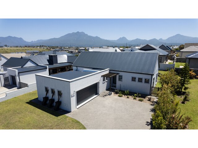 <!--[if BLOCK]><![endif]--> 4  Drakensberg Crescent, Blue Mountain Village, George <!--[if ENDBLOCK]><![endif]-->