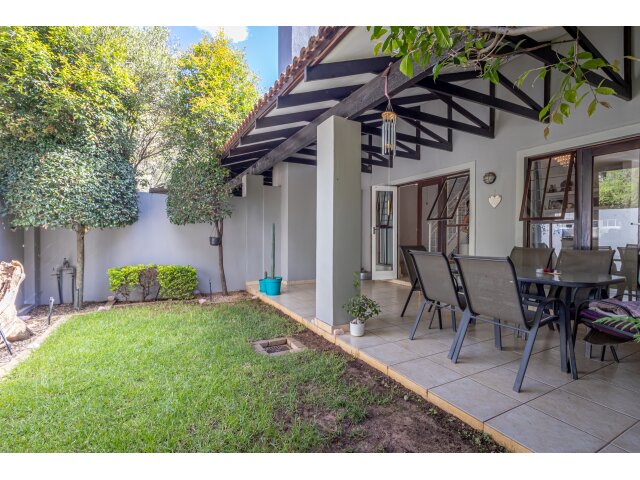 <!--[if BLOCK]><![endif]--> 35 Thulabos Cedar Avenue West, Broadacres,  Sandton <!--[if ENDBLOCK]><![endif]-->