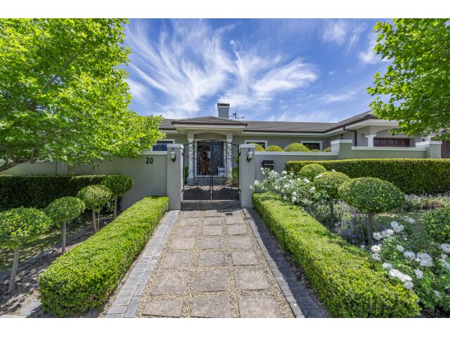 <!--[if BLOCK]><![endif]--> 20  Swartberg Crescent, Welgevonden Estate, Durbanville <!--[if ENDBLOCK]><![endif]-->