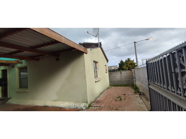 <!--[if BLOCK]><![endif]--> 60  KNORHOEK, Delft Voorbrug, Blue Downs <!--[if ENDBLOCK]><![endif]-->