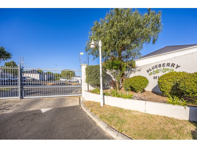 <!--[if BLOCK]><![endif]--> 24 Blueberry Hills Cedarwood Street, Goedemoed, Durbanville <!--[if ENDBLOCK]><![endif]-->