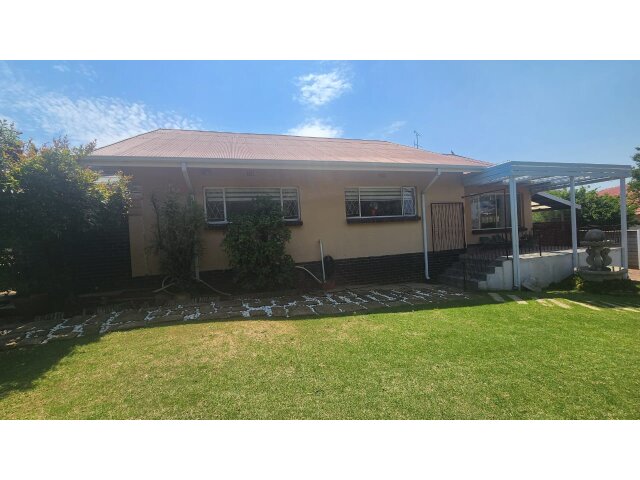 <!--[if BLOCK]><![endif]--> 21  van Riebeeck Crescent, Horison,  Roodepoort <!--[if ENDBLOCK]><![endif]-->