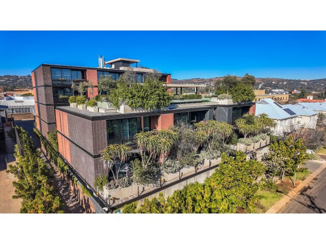 <!--[if BLOCK]><![endif]--> 2 Round About Nieuw Muckleneuk, Nieuw Muckleneuk, Pretoria <!--[if ENDBLOCK]><![endif]-->