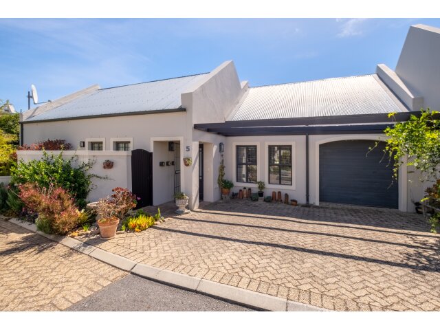 <!--[if BLOCK]><![endif]--> 79  La Clemence, Jamestown, Stellenbosch <!--[if ENDBLOCK]><![endif]-->