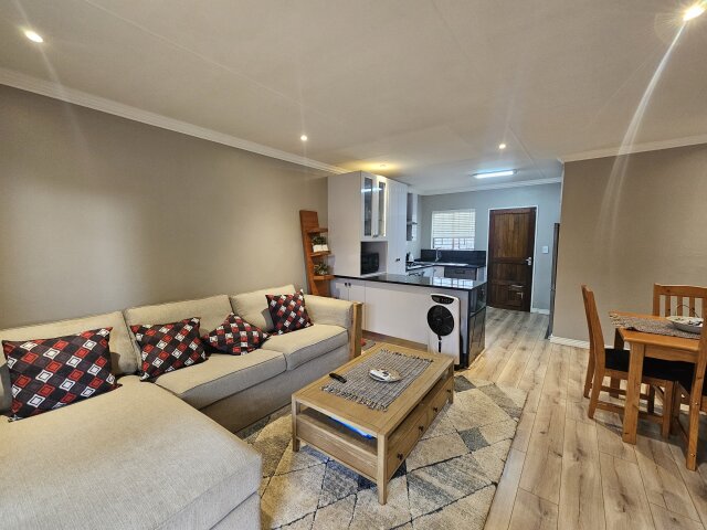 <!--[if BLOCK]><![endif]--> 4 C'est la Vie 205 Jean Ave, Clubview,  Centurion <!--[if ENDBLOCK]><![endif]-->