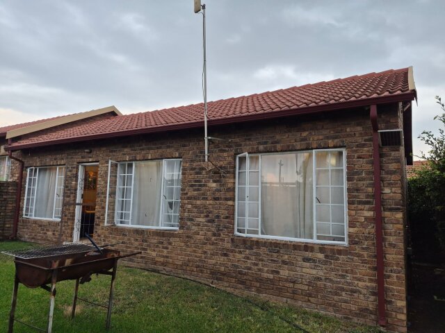 <!--[if BLOCK]><![endif]--> 34 Eden Gardens Petrel Road, Rooihuiskraal,  Centurion <!--[if ENDBLOCK]><![endif]-->
