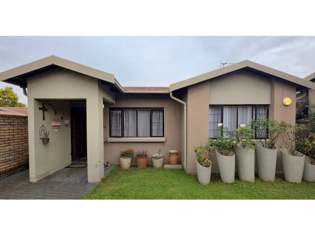 <!--[if BLOCK]><![endif]--> 28 Blue Crane Manor Blue Crane, Meyersdal, Alberton <!--[if ENDBLOCK]><![endif]-->