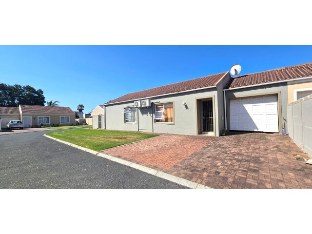 <!--[if BLOCK]><![endif]--> 15  Neptunes Place, Anchorage Park, Gordons Bay <!--[if ENDBLOCK]><![endif]-->