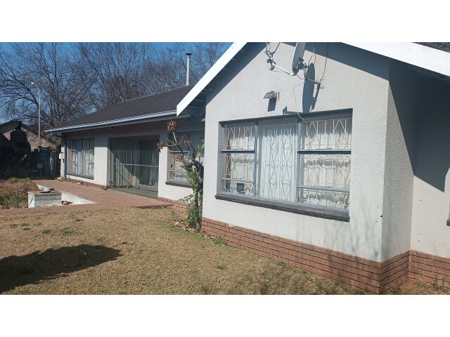 <!--[if BLOCK]><![endif]--> 5  James Chapman Str, Vanderbijl Park SE 7, Vanderbijlpark <!--[if ENDBLOCK]><![endif]-->