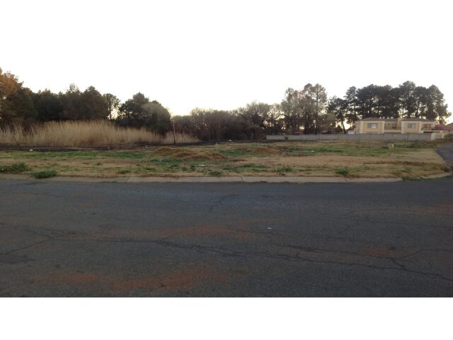 <!--[if BLOCK]><![endif]--> 20  Vaalrivier Str, Vanderbijl Park SE 4, Vanderbijlpark <!--[if ENDBLOCK]><![endif]-->