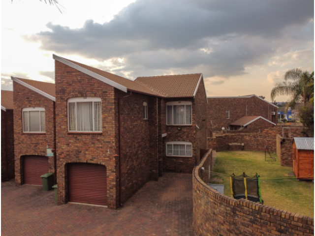 <!--[if BLOCK]><![endif]--> Property sold in Brackendowns <!--[if ENDBLOCK]><![endif]-->