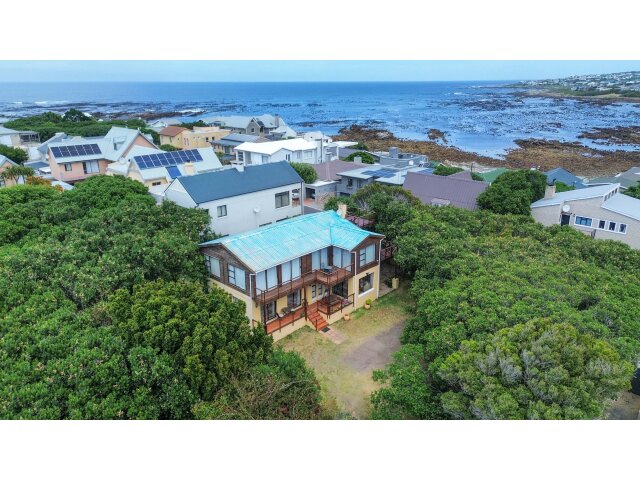 <!--[if BLOCK]><![endif]--> 7  Arum Street, Onrustrivier, Hermanus <!--[if ENDBLOCK]><![endif]-->