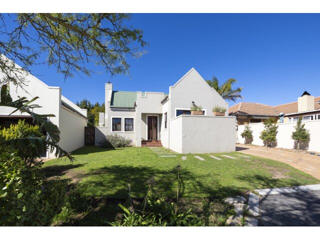 <!--[if BLOCK]><![endif]--> 18  La Rhone, D'urbanvale, Durbanville <!--[if ENDBLOCK]><![endif]-->