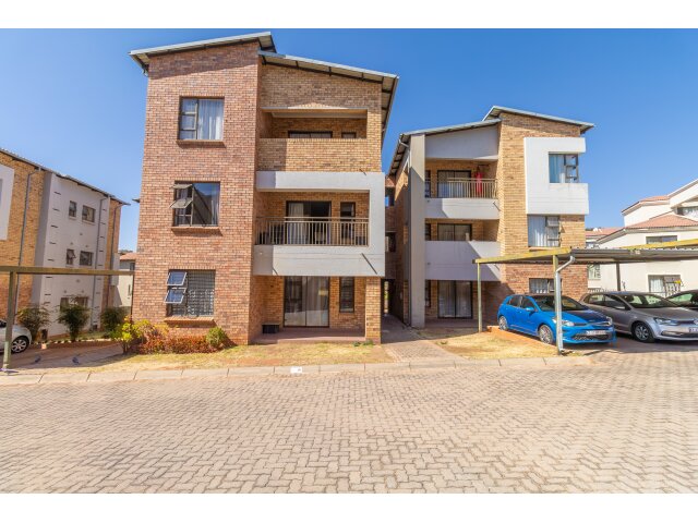 <!--[if BLOCK]><![endif]--> 87 Forest Hill Brushwood Lane, Northwold,  Randburg <!--[if ENDBLOCK]><![endif]-->