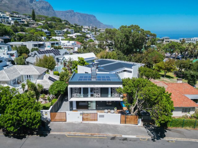 <!--[if BLOCK]><![endif]--> 18  The Meadway, Camps Bay, Cape Town <!--[if ENDBLOCK]><![endif]-->
