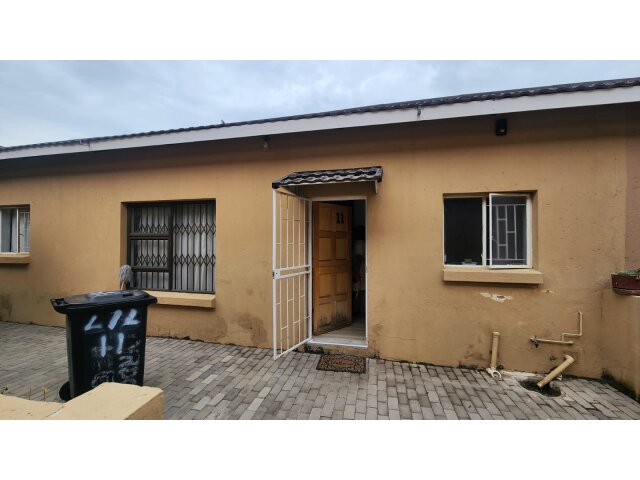 <!--[if BLOCK]><![endif]--> 2 Lyndon Lee Roxburgh Road, Selection Park, Springs <!--[if ENDBLOCK]><![endif]-->