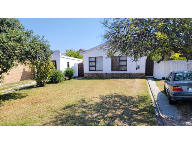 <!--[if BLOCK]><![endif]--> 16  RUE EMMY, Glenhaven, Bellville <!--[if ENDBLOCK]><![endif]-->