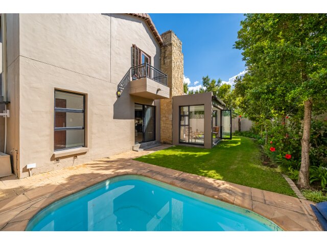 <!--[if BLOCK]><![endif]--> 14  Silver Oaks, Craigavon AH,  Sandton <!--[if ENDBLOCK]><![endif]-->