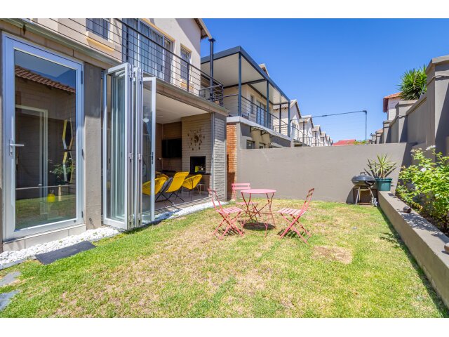 <!--[if BLOCK]><![endif]--> 4 River View Pine Avenue, Craigavon AH,  Sandton <!--[if ENDBLOCK]><![endif]-->