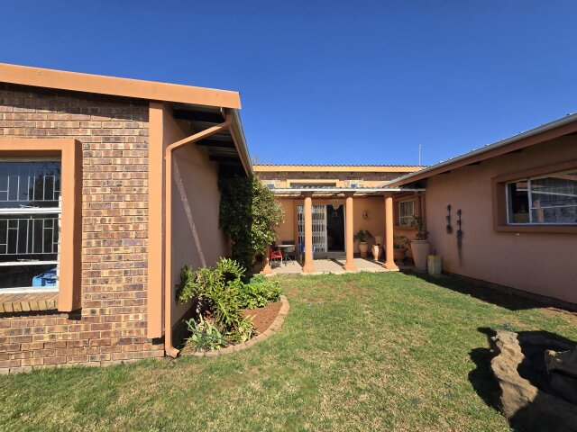 <!--[if BLOCK]><![endif]--> Property sold in Middelburg Central <!--[if ENDBLOCK]><![endif]-->