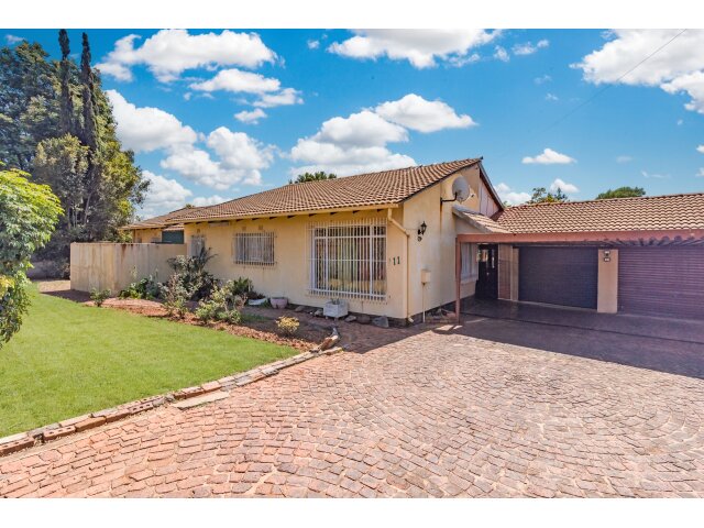 <!--[if BLOCK]><![endif]--> 11  Naboom Street, Wilro Park,  Roodepoort <!--[if ENDBLOCK]><![endif]-->