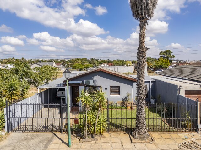 <!--[if BLOCK]><![endif]--> 11  Winterberg Street, Bonnie Brae, Kraaifontein <!--[if ENDBLOCK]><![endif]-->