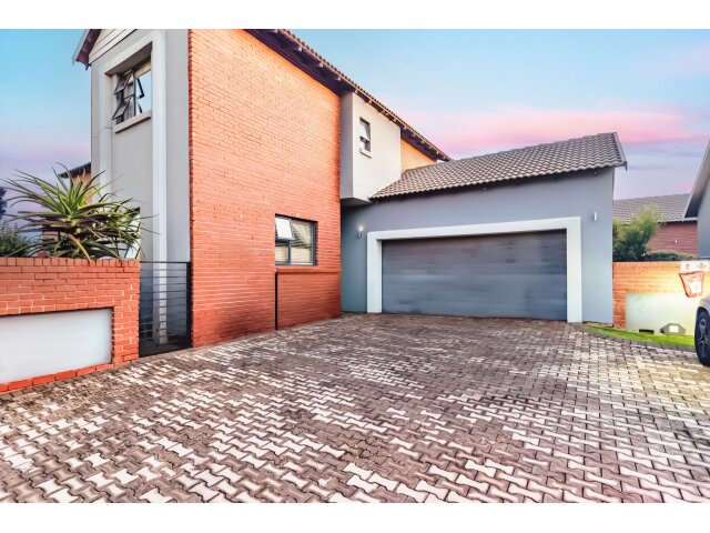 <!--[if BLOCK]><![endif]--> 25 Tetelestai 677 van Coller, Willowbrook,  Roodepoort <!--[if ENDBLOCK]><![endif]-->