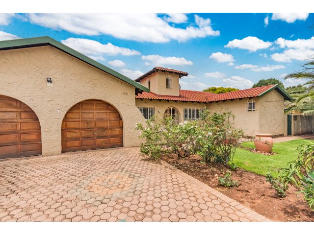 <!--[if BLOCK]><![endif]--> 13  Merle Street, Helderkruin,  Roodepoort <!--[if ENDBLOCK]><![endif]-->