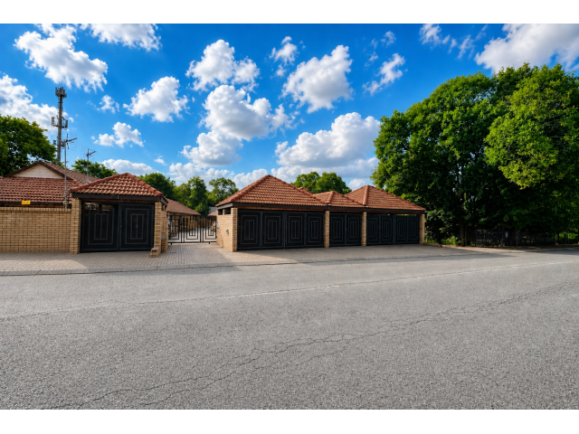 <!--[if BLOCK]><![endif]--> 4 Unique Hof 16 Schutte Ave, Boomdorp, Brits <!--[if ENDBLOCK]><![endif]-->